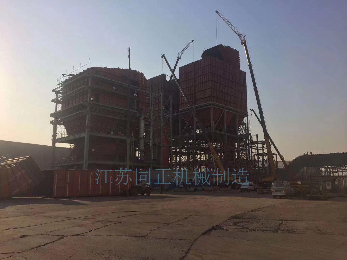 1615458802363300.jpg 钢厂干法脱硫除尘脱硝换热器安装项目现场_副本.jpg