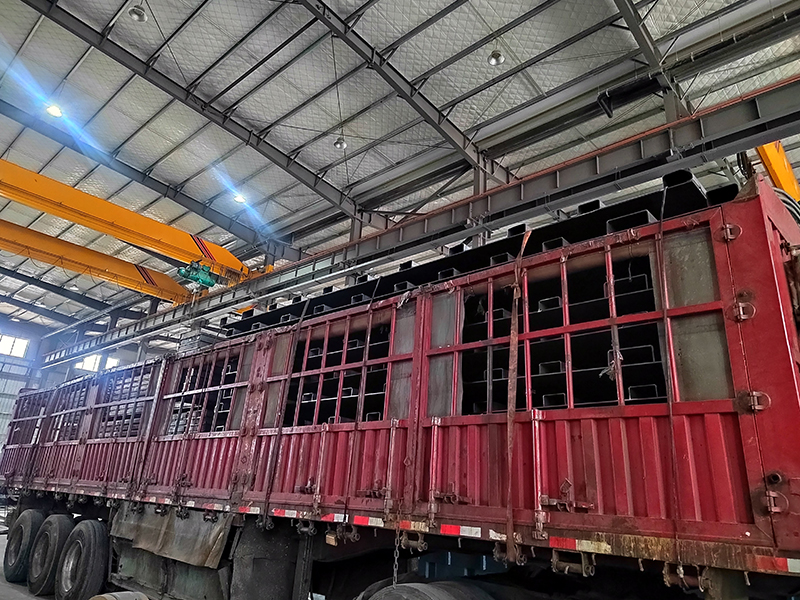 发往安徽汽车零部件底板总成、侧门总成      车